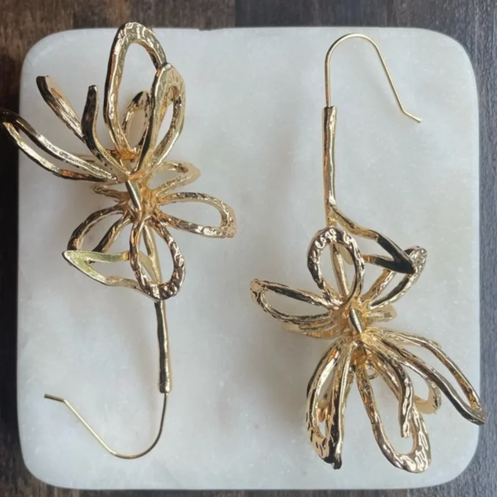 ♡Anthropologie Golden Flower Earrings♡